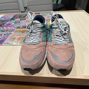 Karhu women’s sneakers